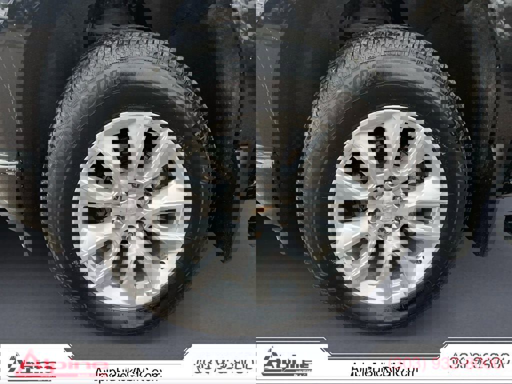 Used 2022 Chevrolet Silverado 1500 Custom image 14