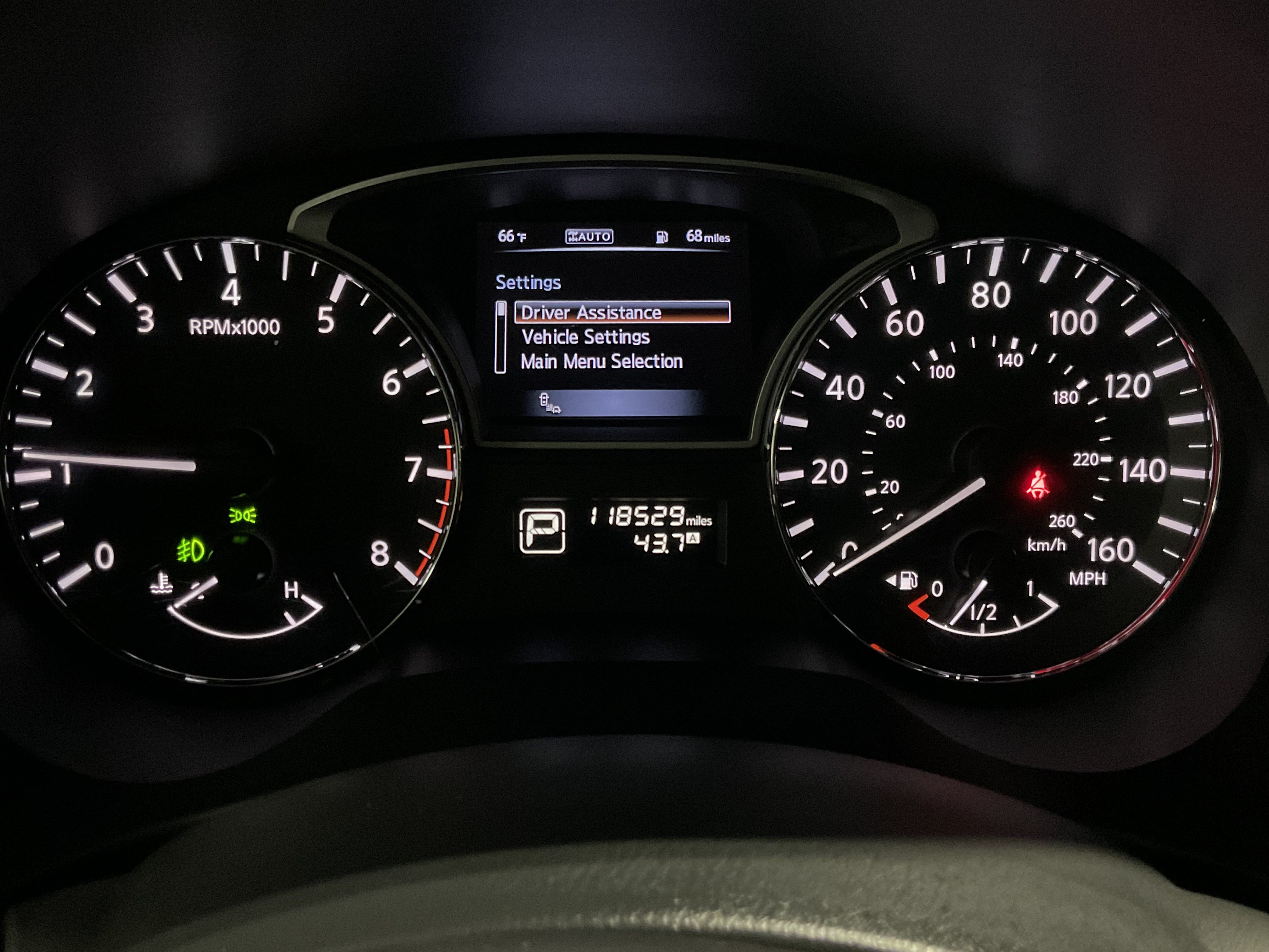 Used 2015 Nissan Pathfinder Platinum FWD image 12
