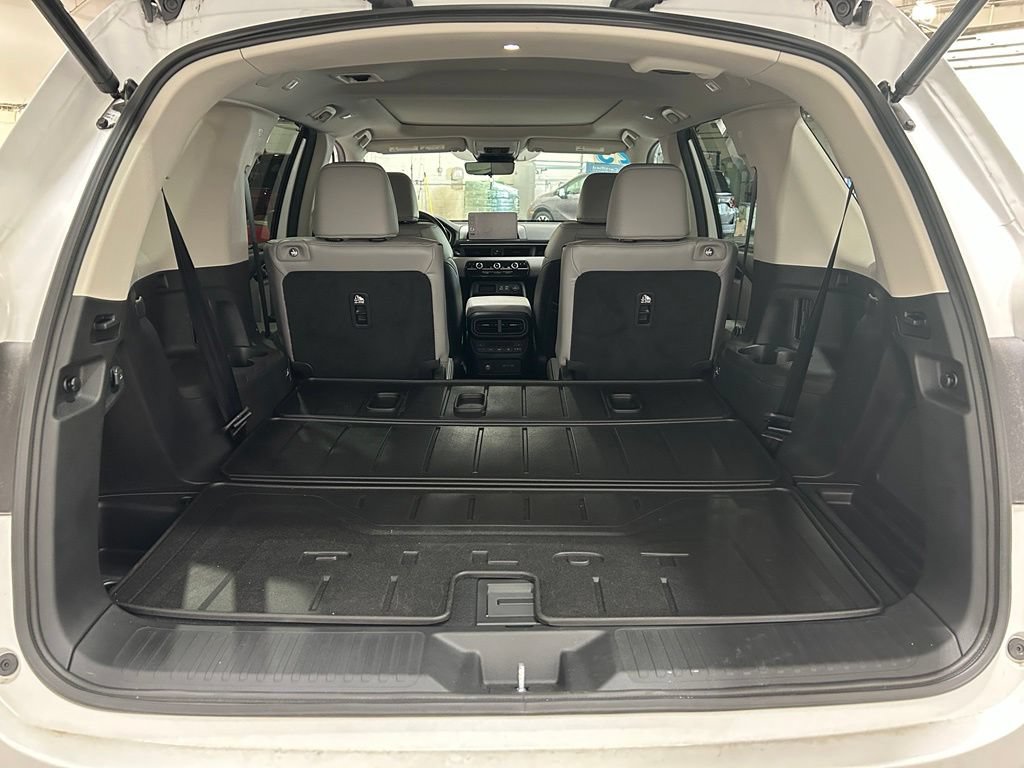 Certified 2025 Honda Pilot Elite image 30