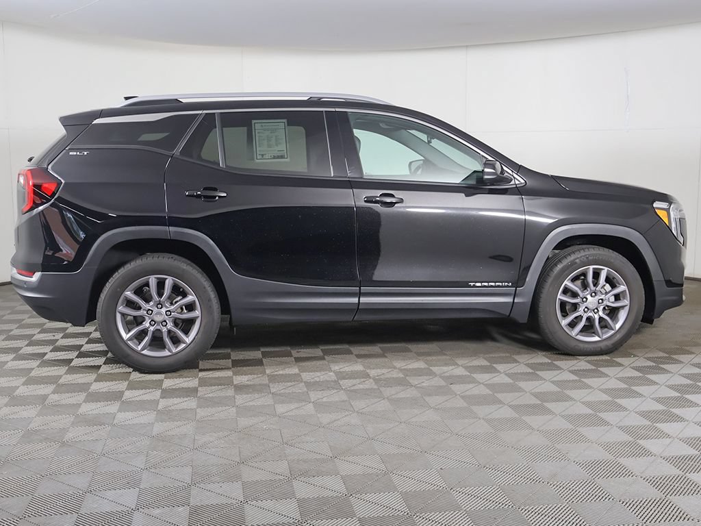 Used 2023 GMC Terrain SLT w/ Infotainment Package II AWD/4WD image 18