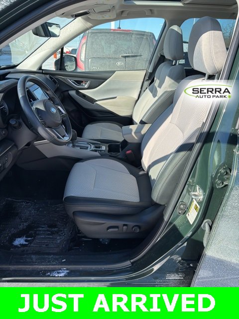 Used 2023 Subaru Forester Premium image 5