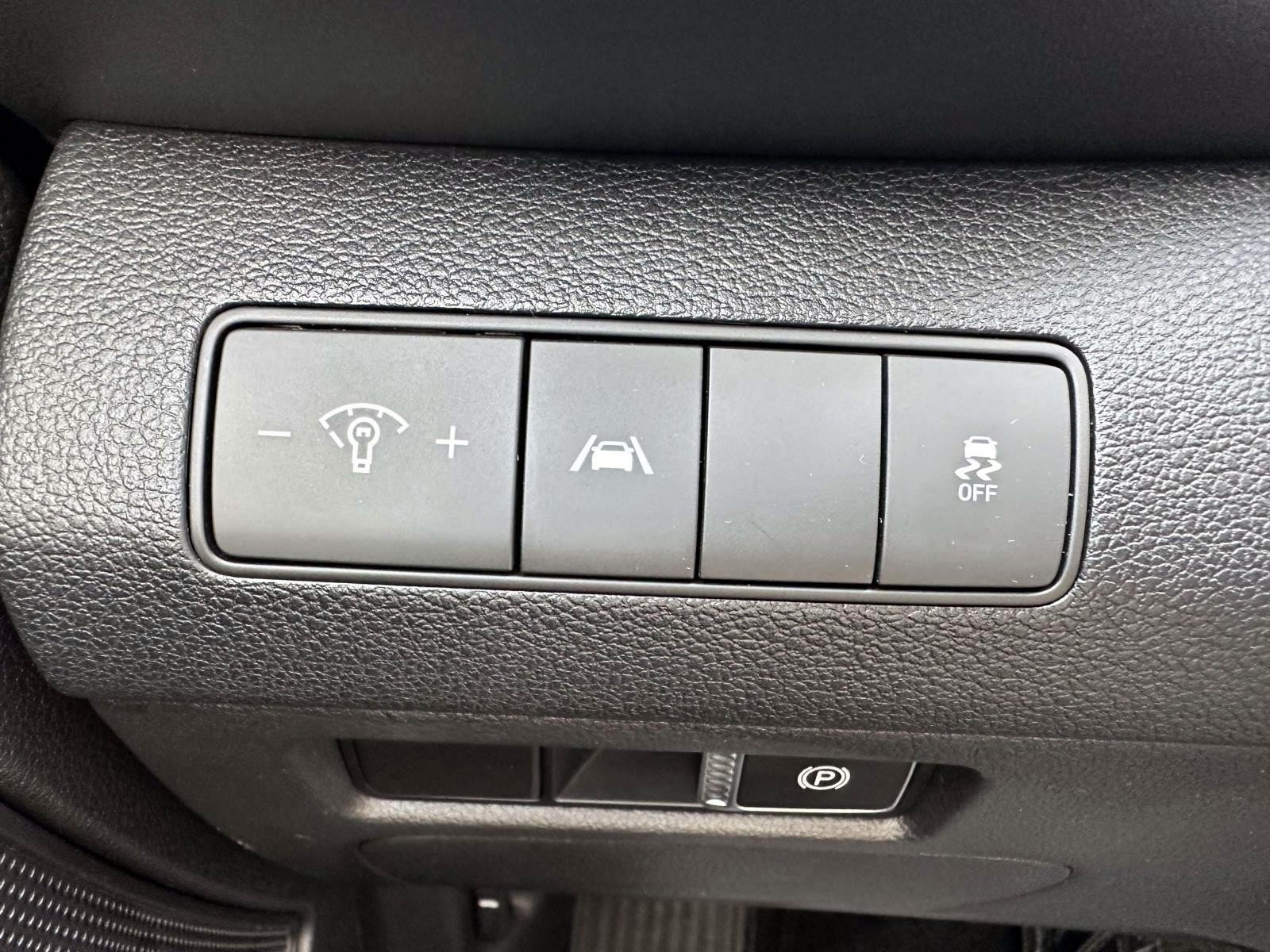 Used 2023 Hyundai Santa Fe SE AWD/4WD image 16