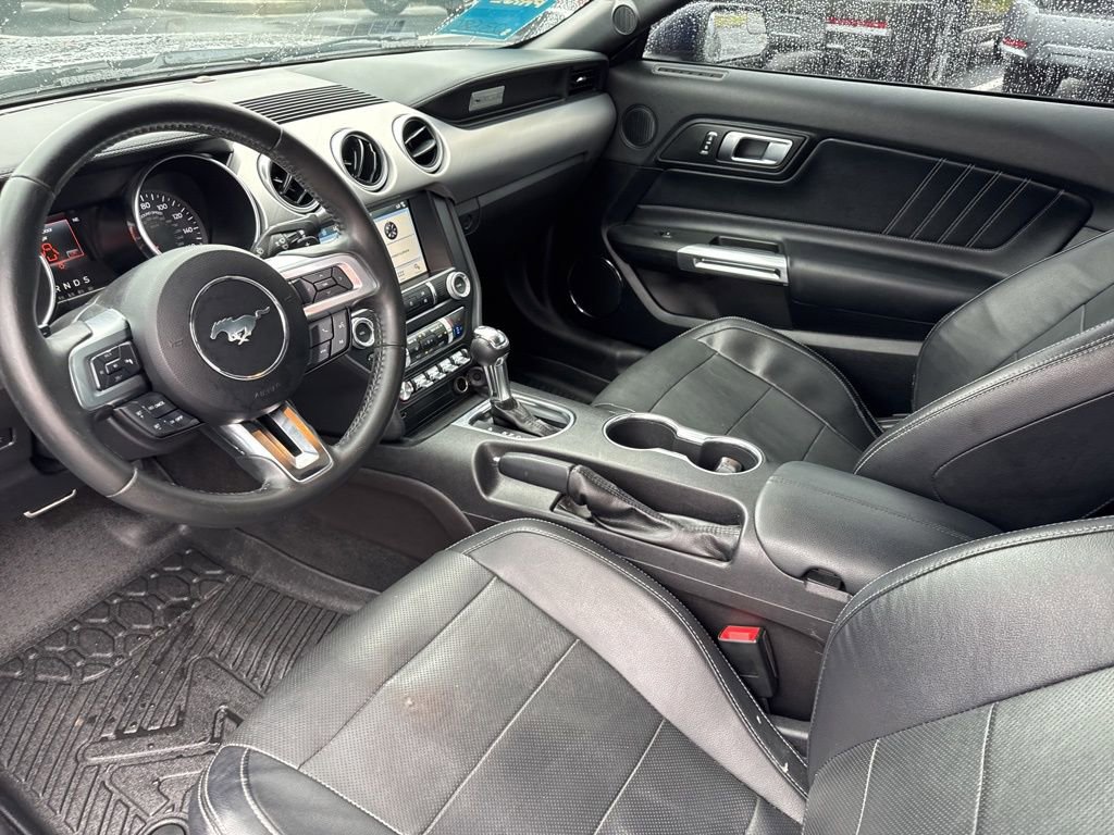 Used 2019 Ford Mustang Premium image 10