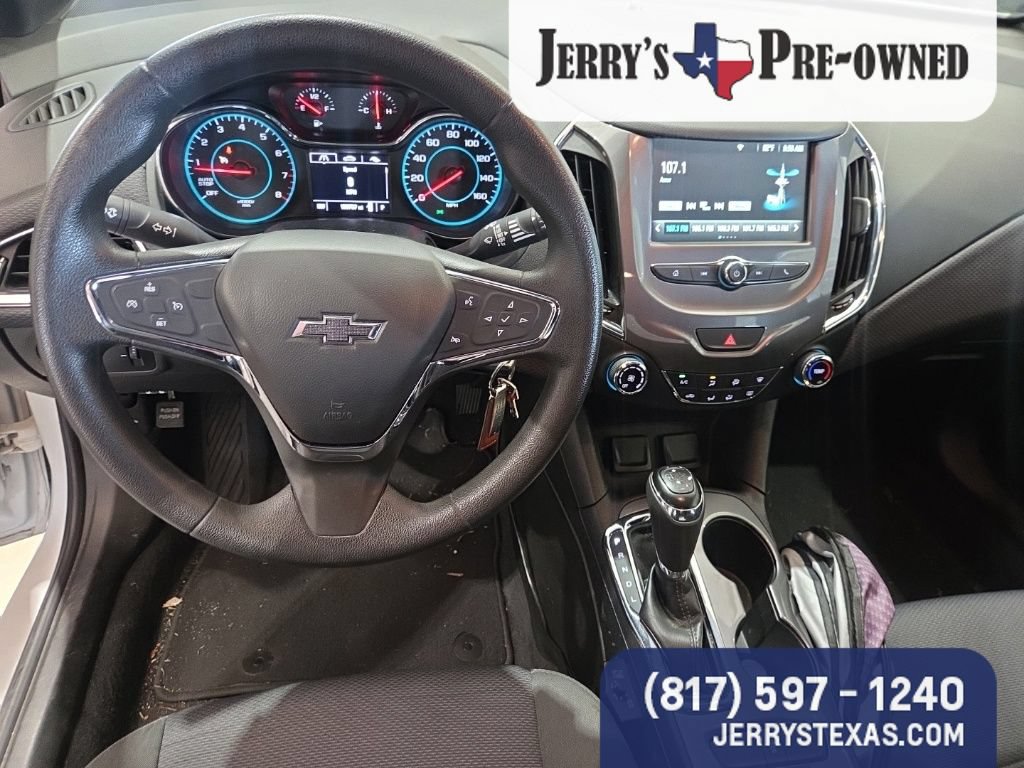 Used 2018 Chevrolet Cruze LT w/ Redline Edition FWD image 8
