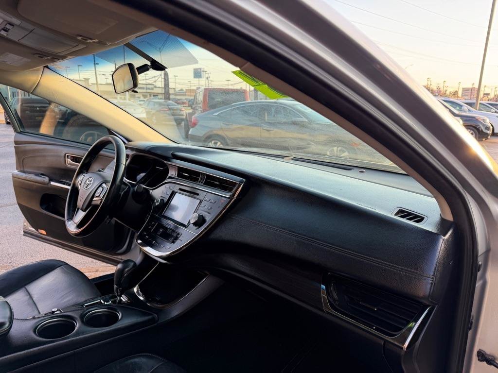 Used 2016 Toyota Avalon XLE FWD image 18