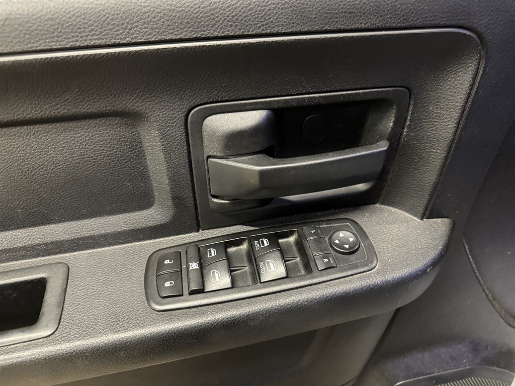 Used 2015 RAM 2500 Tradesman w/ Chrome Appearance Group AWD/4WD image 32