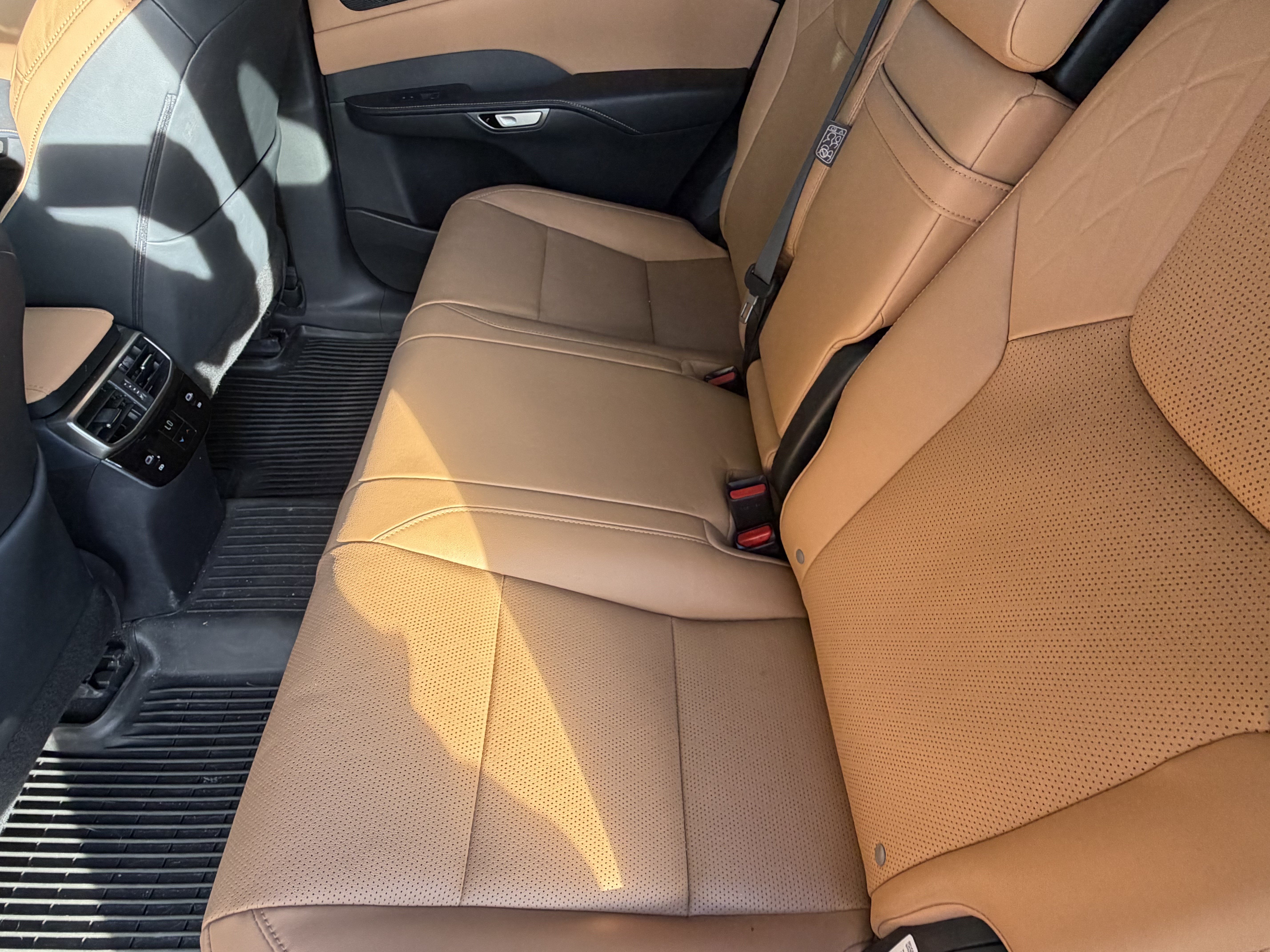 Used 2024 Lexus RX 350 w/ Convenience Package AWD/4WD image 28