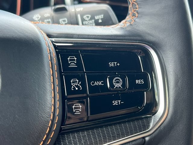 Used 2025 Jeep Grand Wagoneer Series III w/ Rear Seat Video Group 1 AWD/4WD image 22
