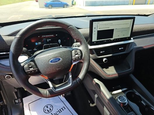 Used 2025 Ford Explorer ST-Line w/ ST-Line Street Pack AWD/4WD image 15