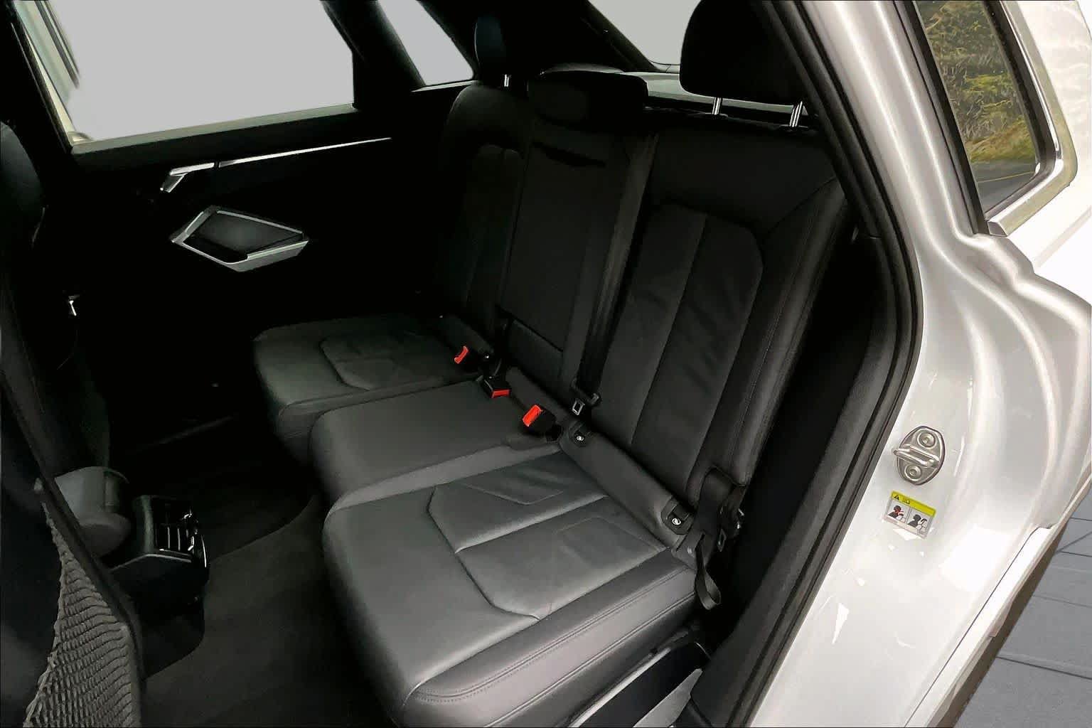 Used 2020 Audi Q3 2.0T Premium w/ Convenience Package AWD/4WD image 21