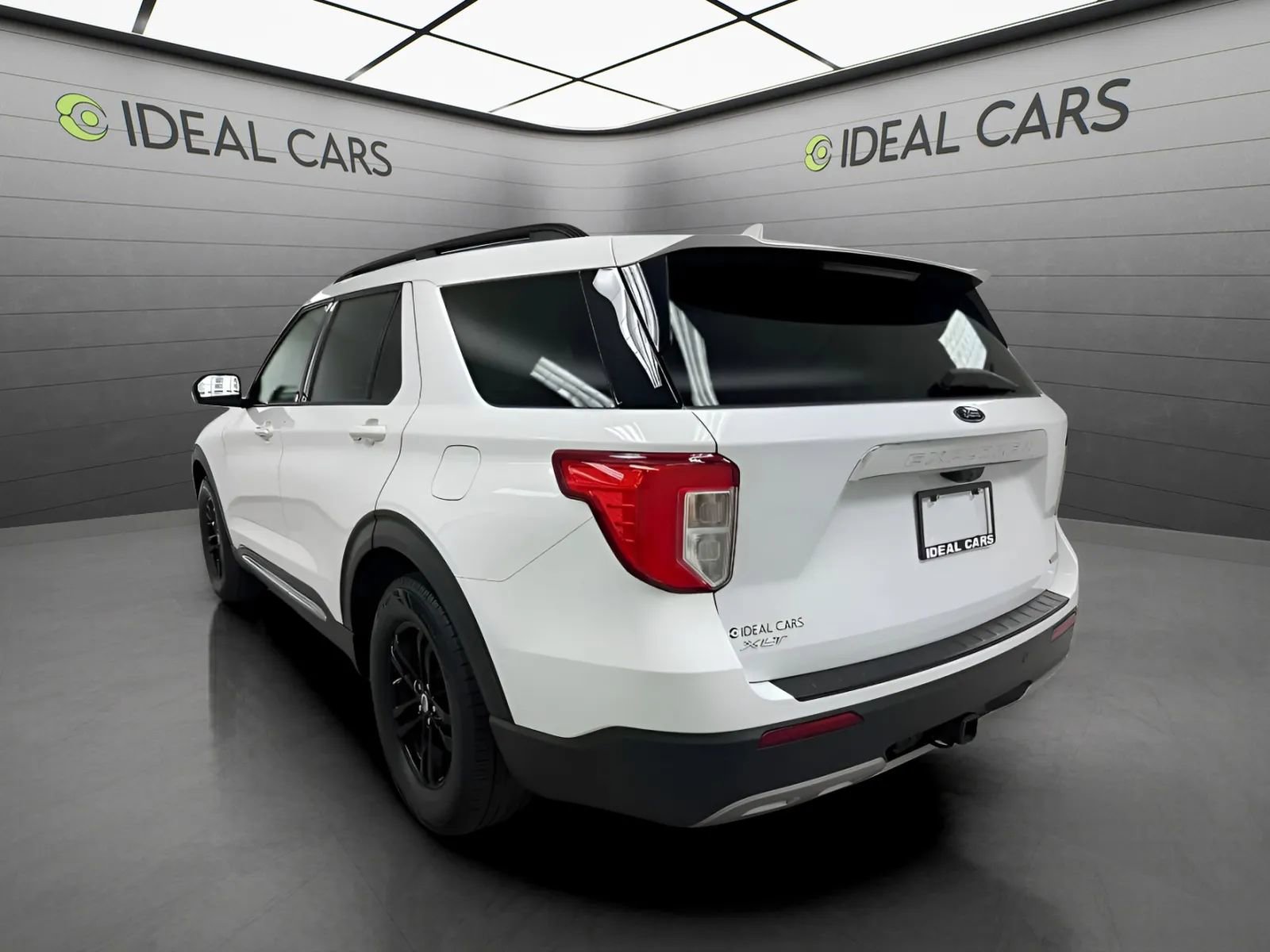 Used 2020 Ford Explorer XLT w/ Equipment Group 202A RWD image 7