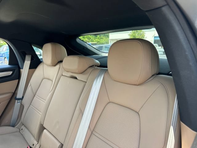Used 2022 Porsche Cayenne S AWD/4WD image 22