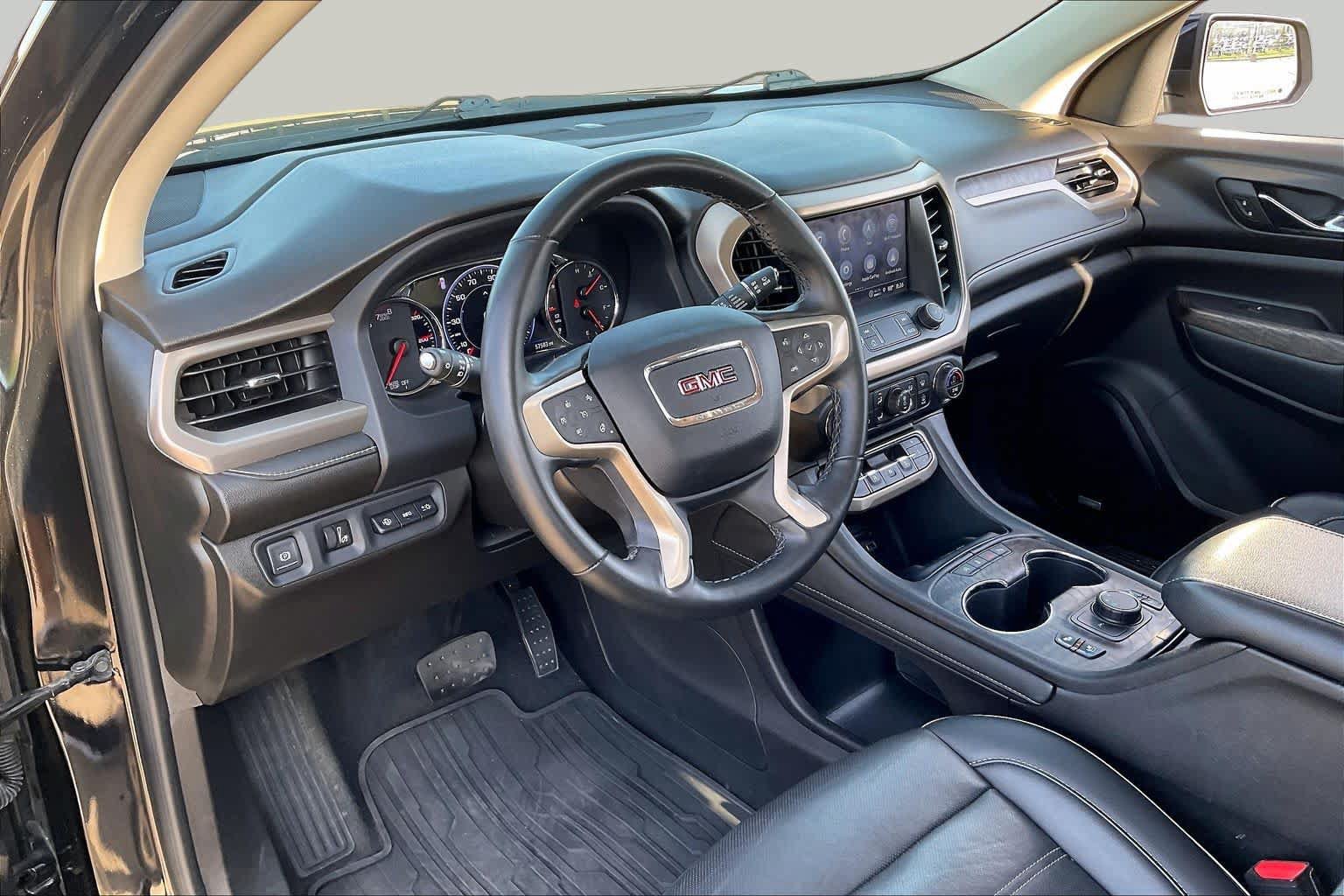 Certified 2023 GMC Acadia Denali w/ Denali Technology Package FWD image 15