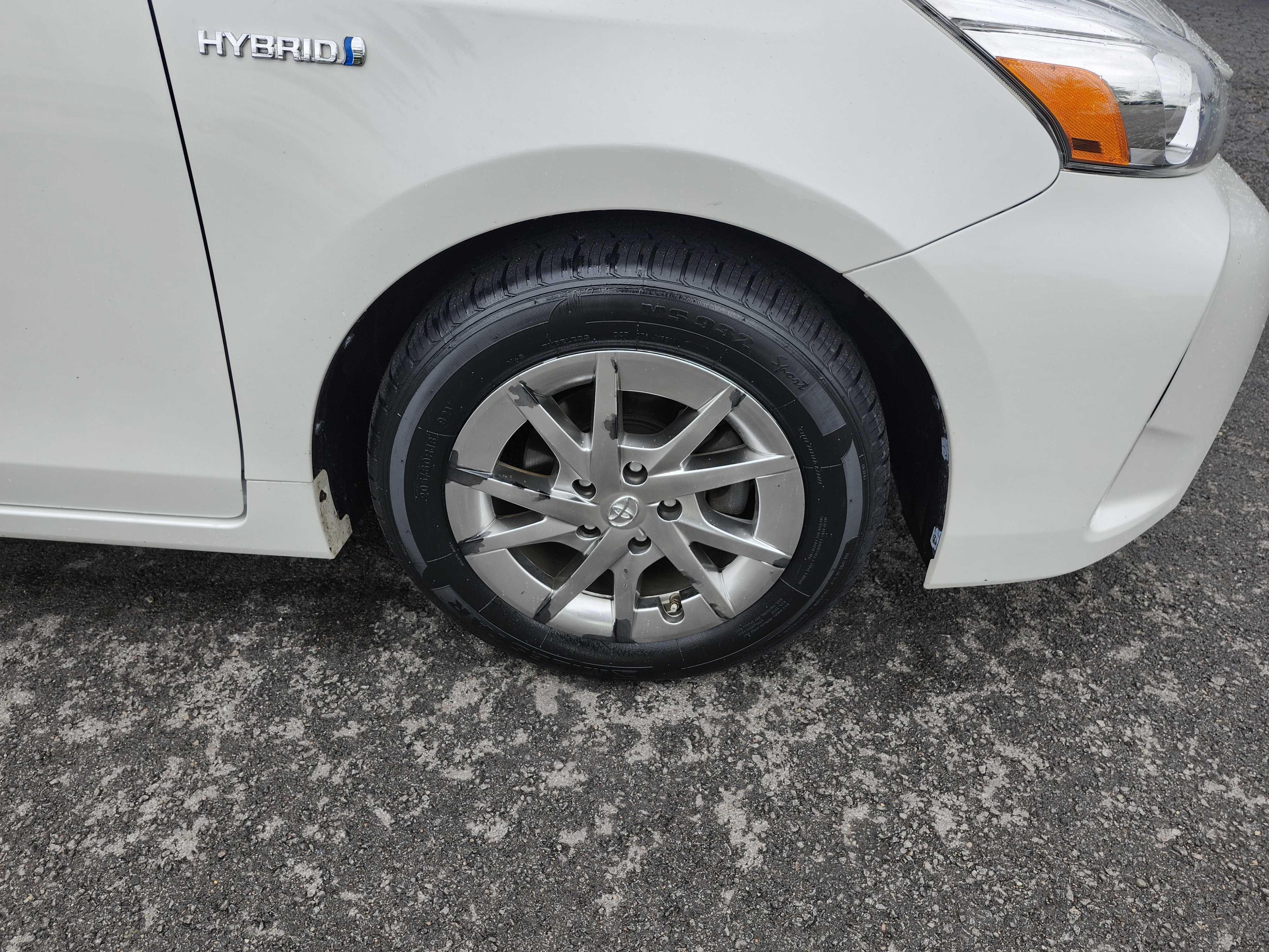 Used 2017 Toyota Prius V Four FWD image 10