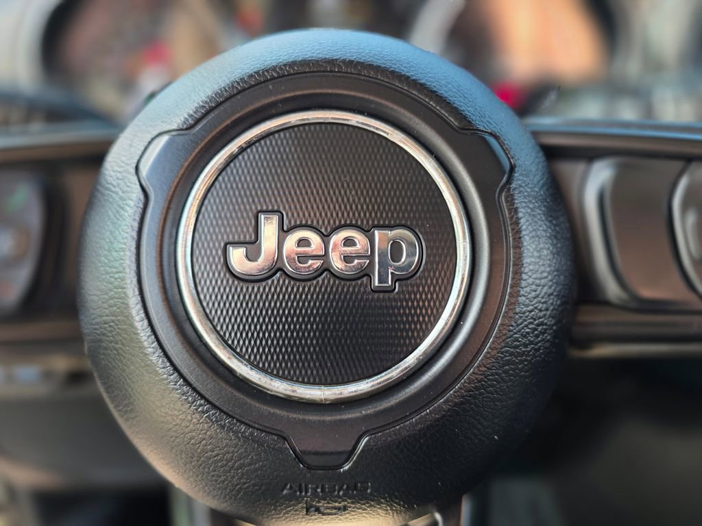 Used 2023 Jeep Wrangler Unlimited image 23