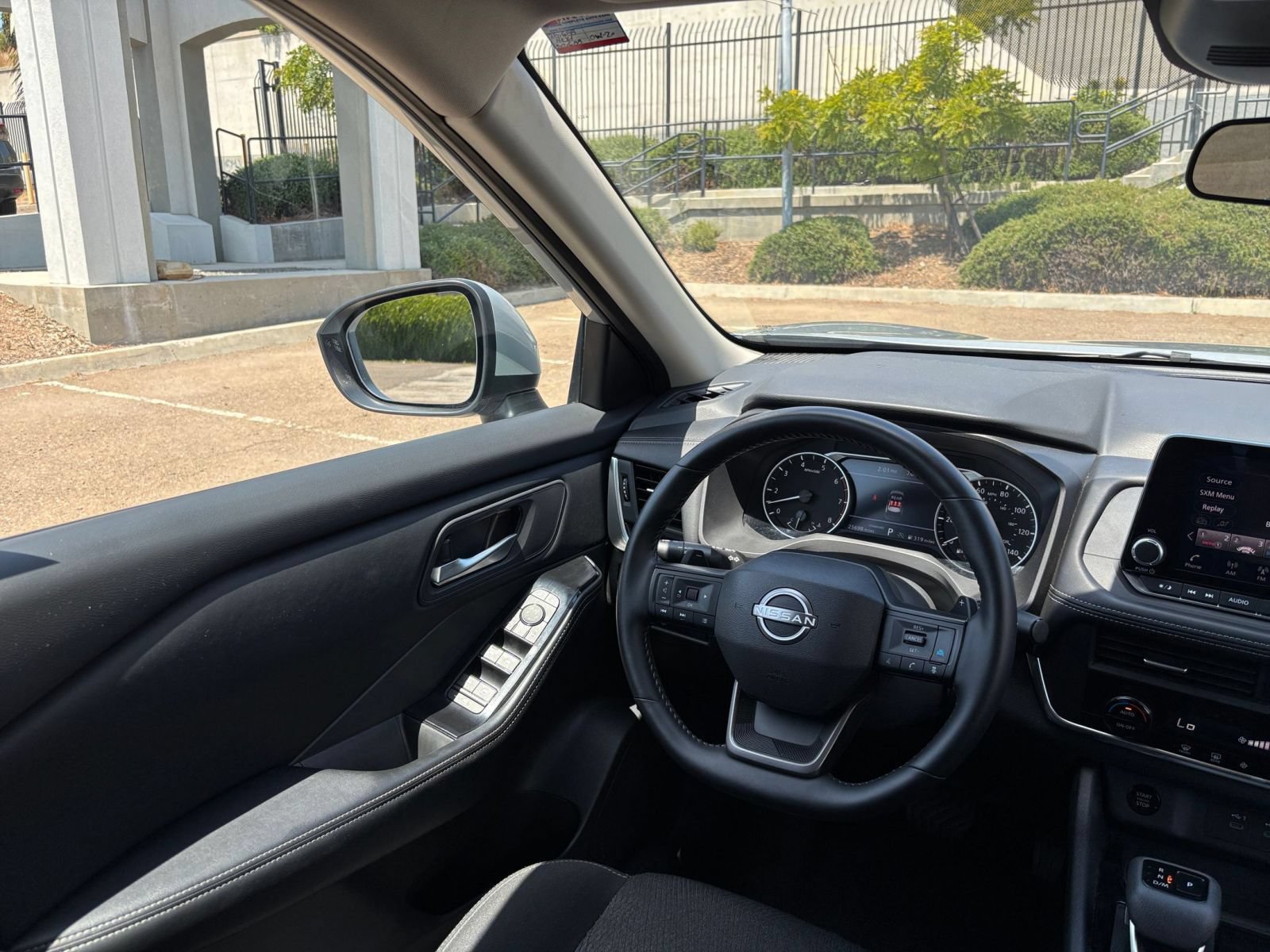 Used 2025 Nissan Rogue SV FWD image 35