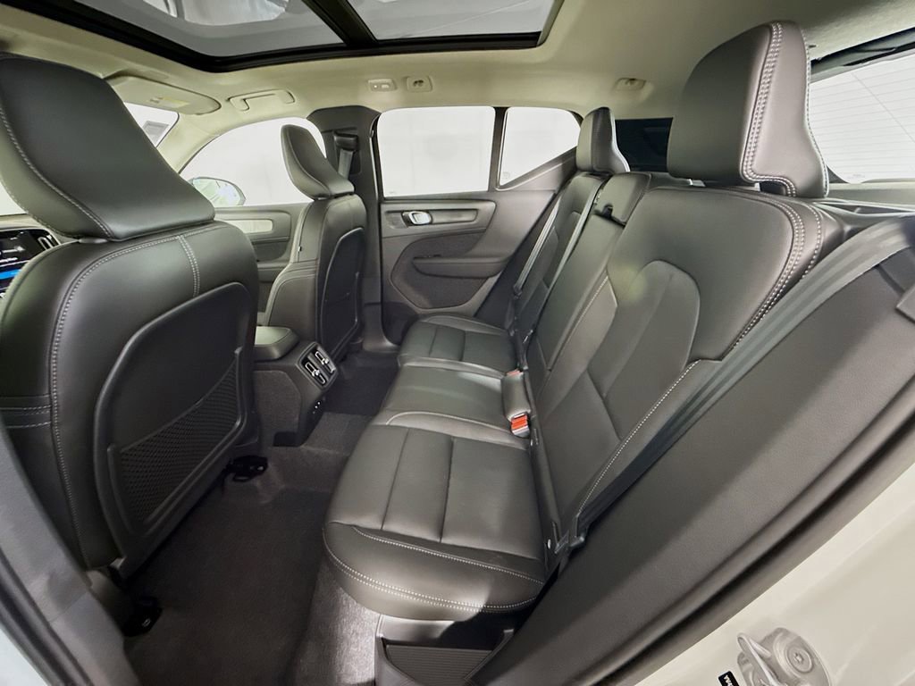 New 2026 Volvo XC40 B5 Ultra w/ Climate Package image 24