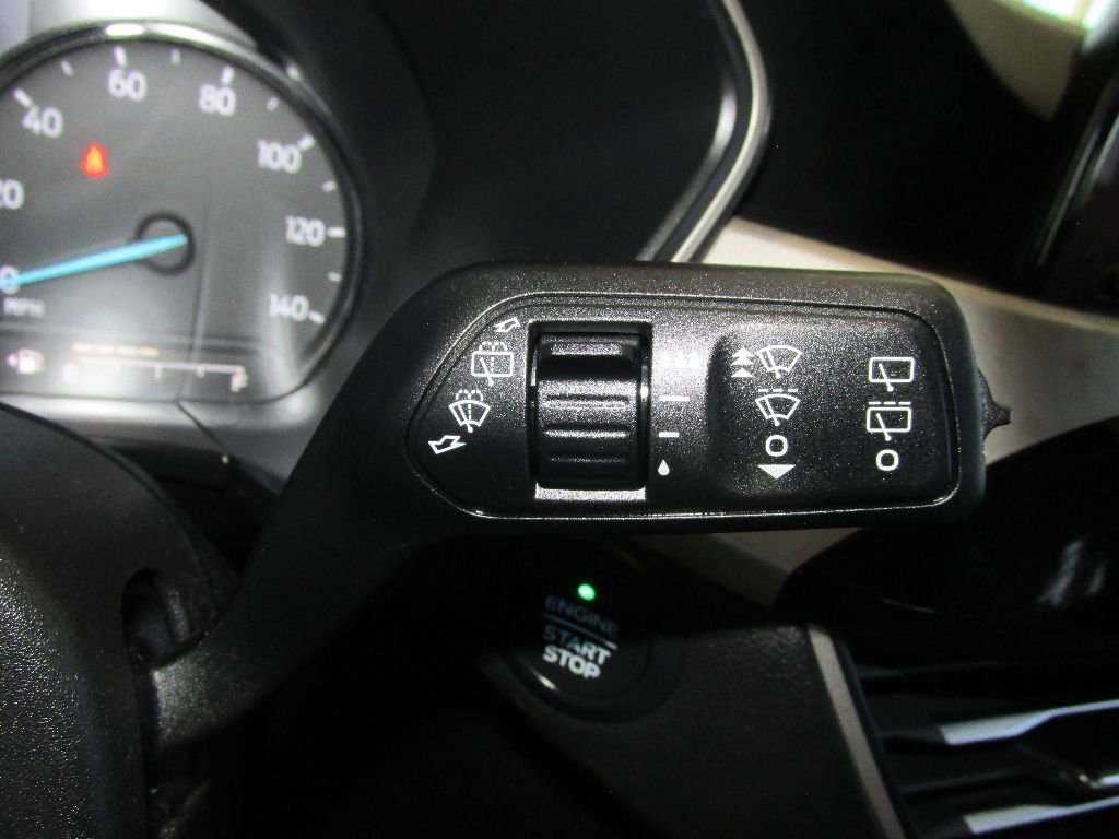 Used 2021 Ford Escape SE image 18