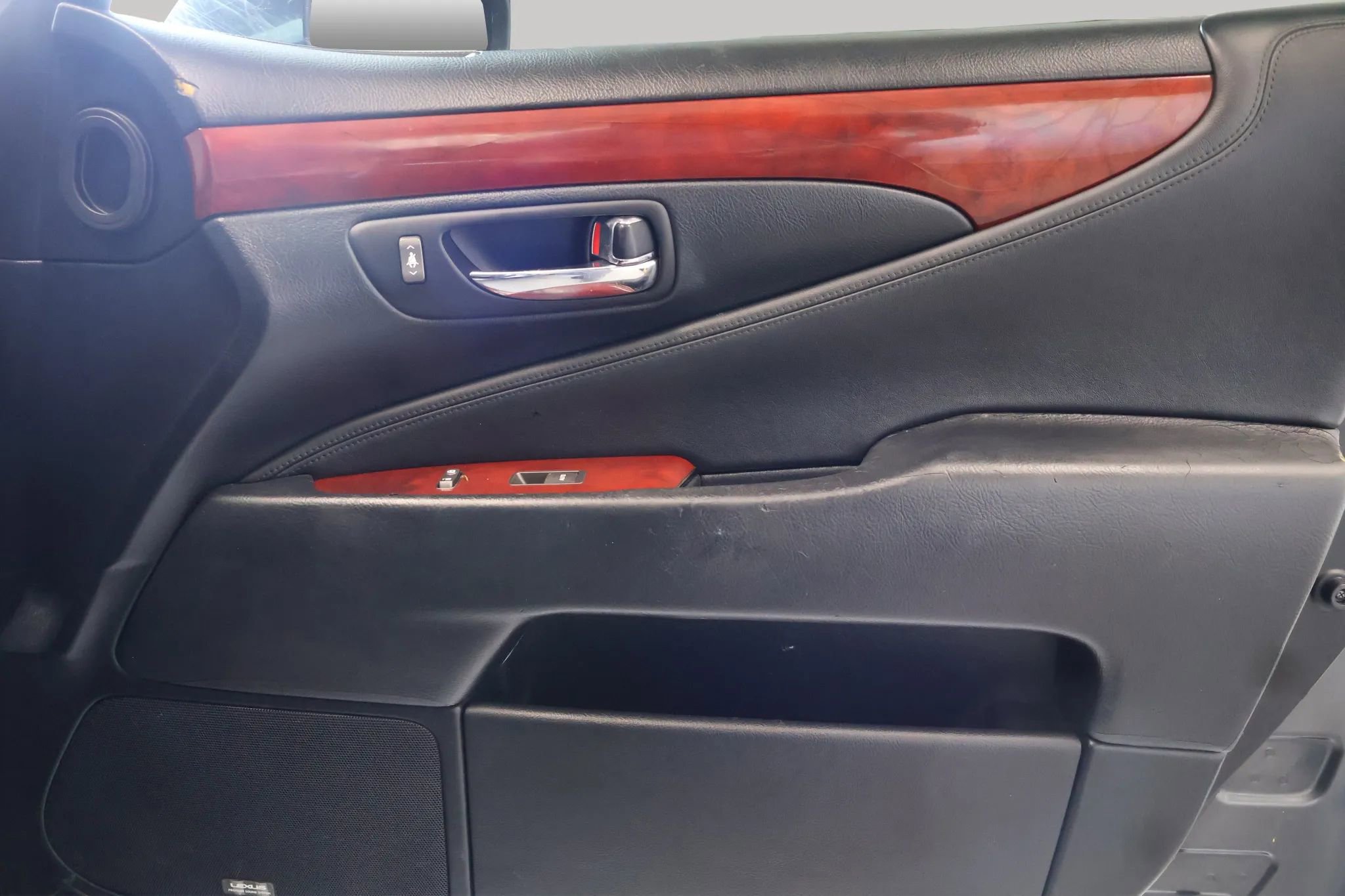 Used 2007 Lexus LS 460 RWD image 18