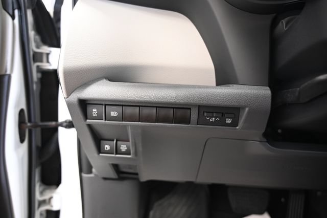 Used 2023 Toyota Sienna LE AWD/4WD image 27