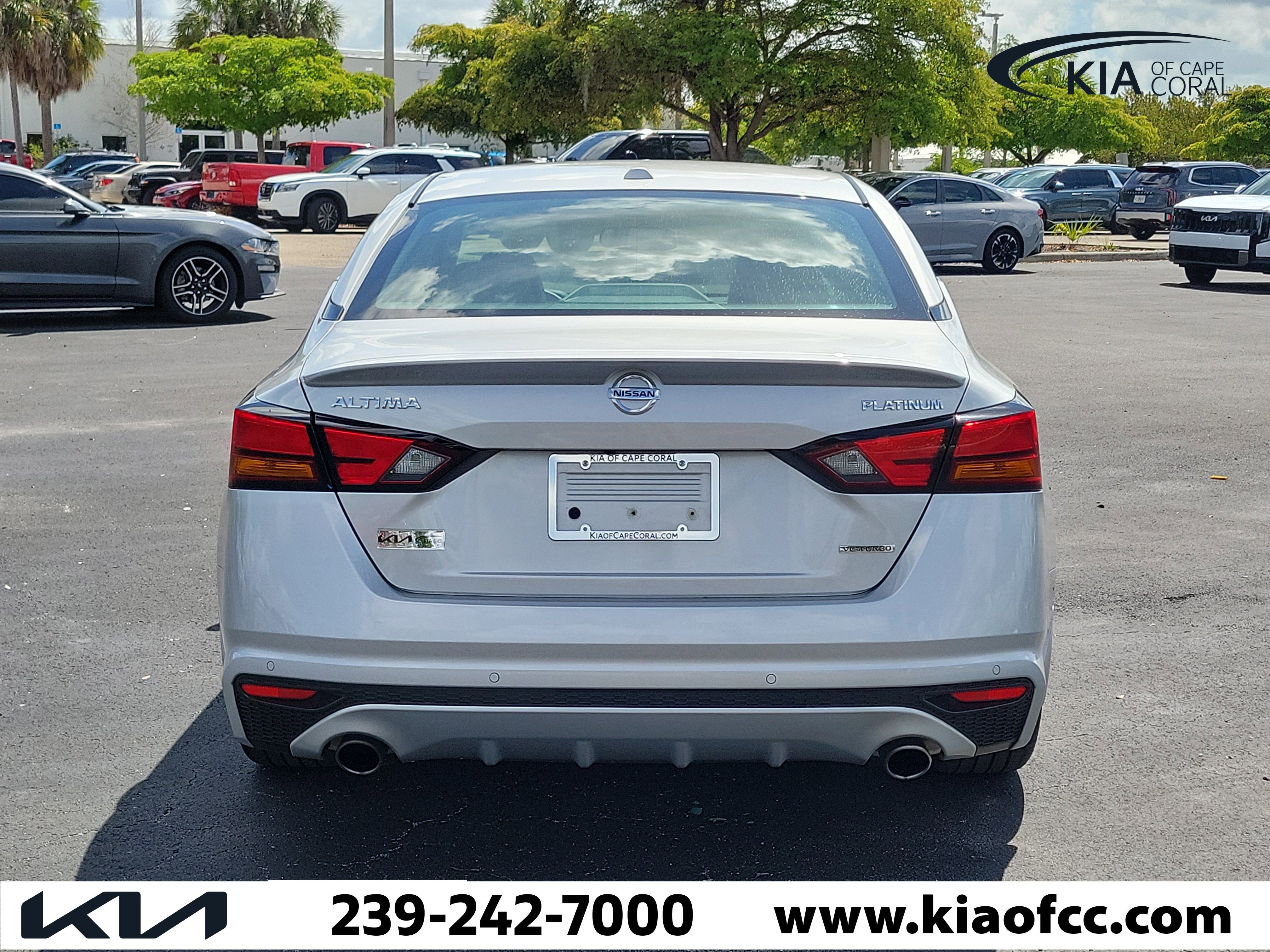 Used 2020 Nissan Altima 2.0 Platinum FWD image 5