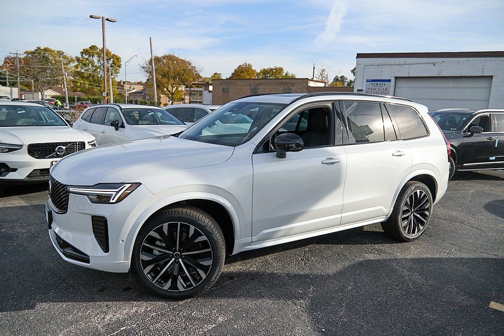 New 2026 Volvo XC90 B6 Ultra w/ Lounge Package image 3