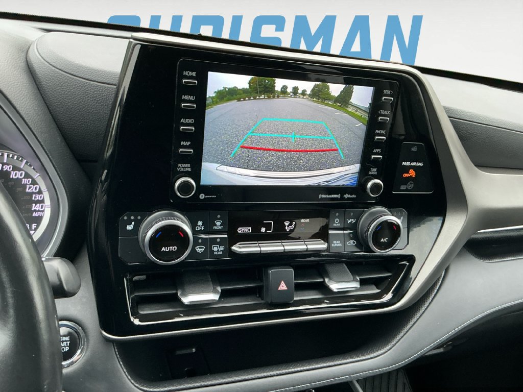 Used 2022 Toyota Highlander XLE AWD/4WD image 22