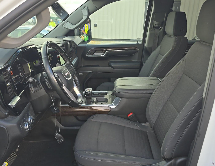 Used 2024 GMC Sierra 1500 Elevation w/ Preferred Package AWD/4WD image 5