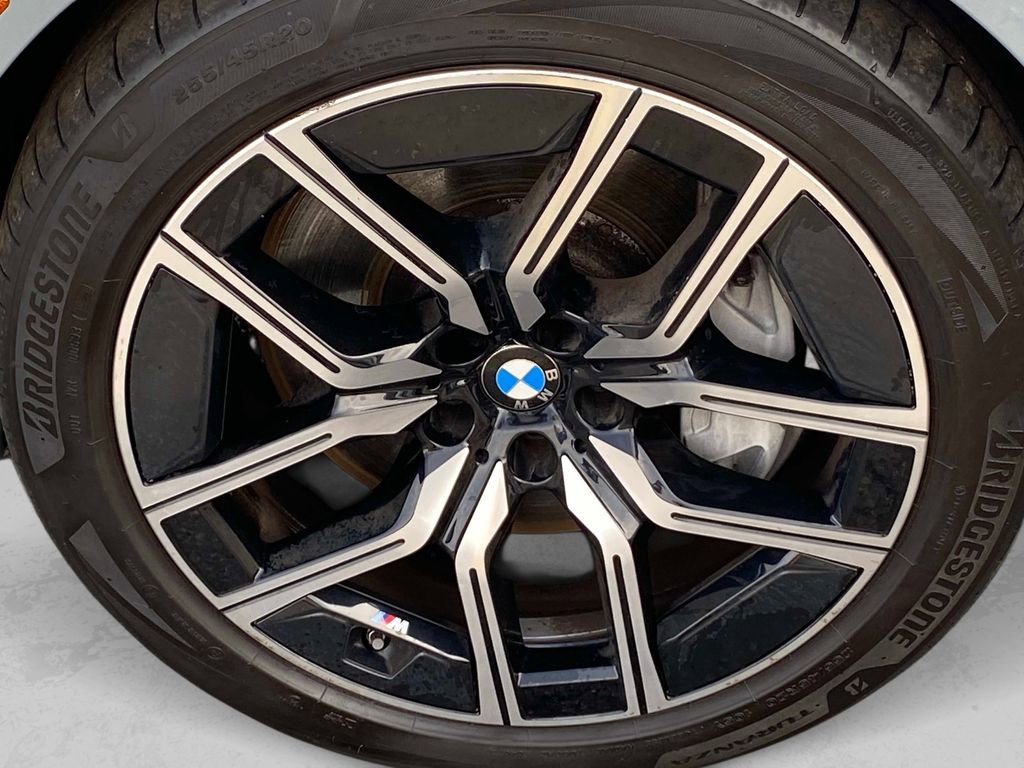 Used 2023 BMW 760i xDrive image 25
