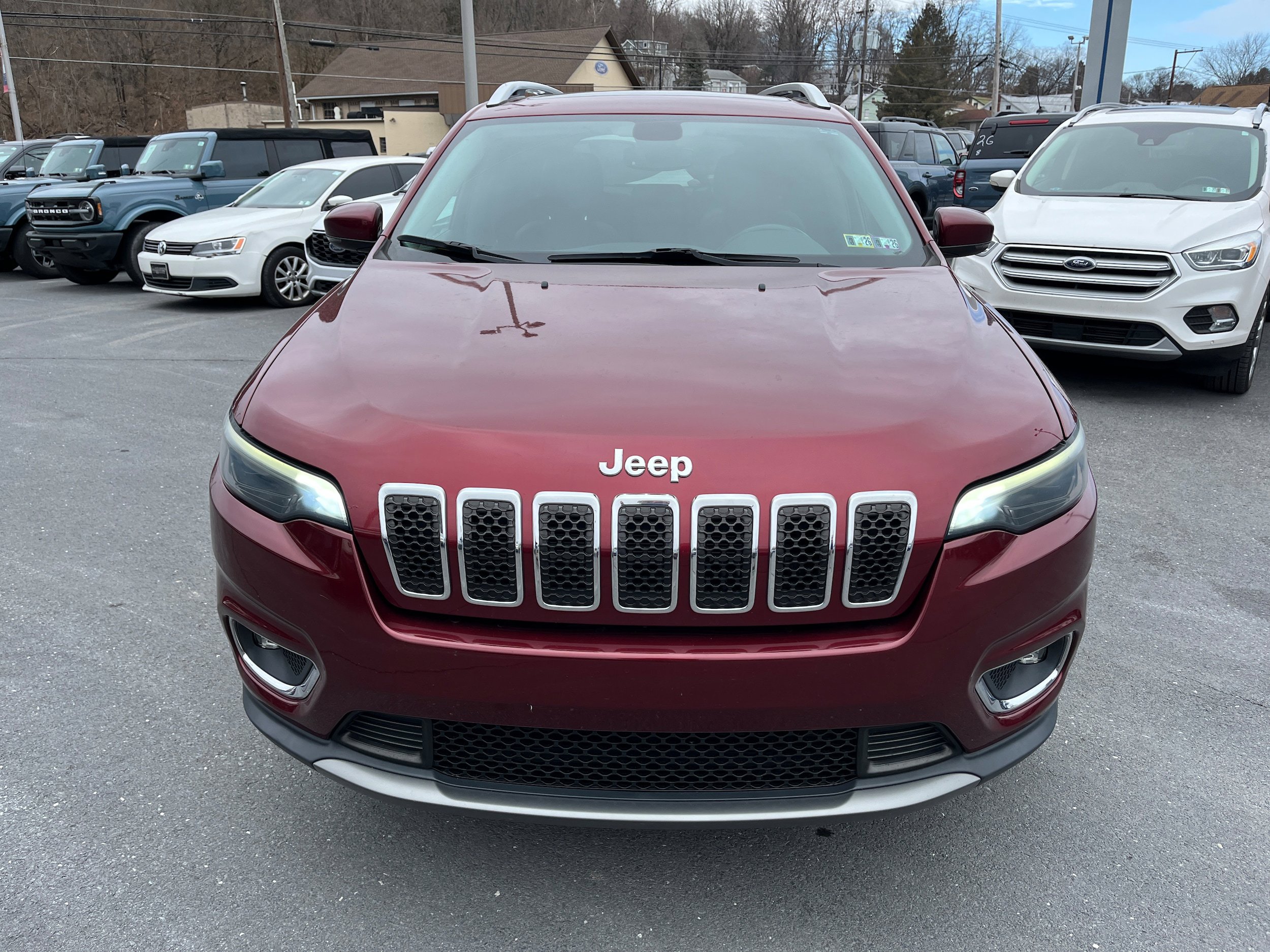 Used 2019 Jeep Cherokee Limited image 2