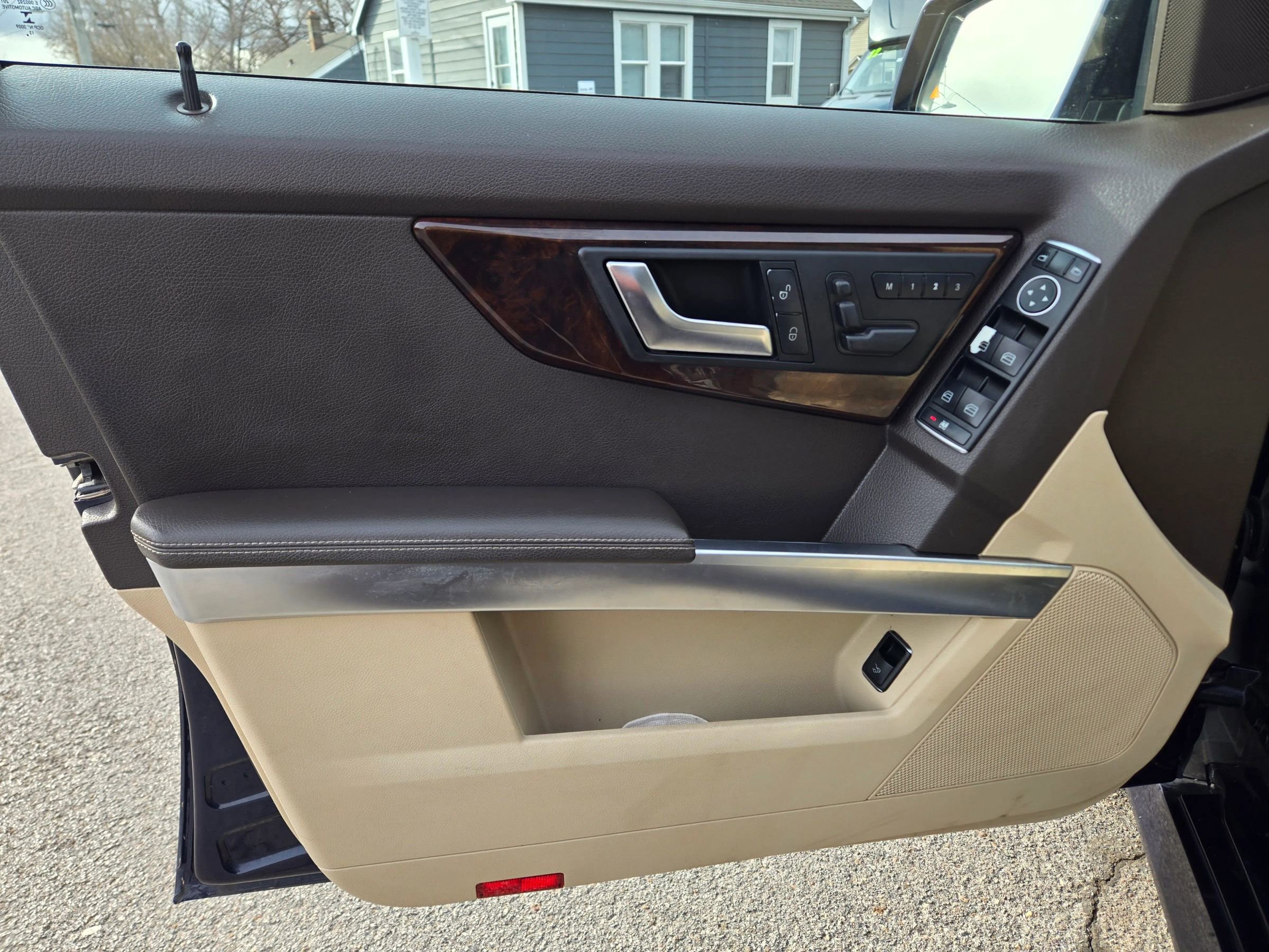 Used 2014 Mercedes-Benz GLK 350 4MATIC w/ Premium 1 Package image 33