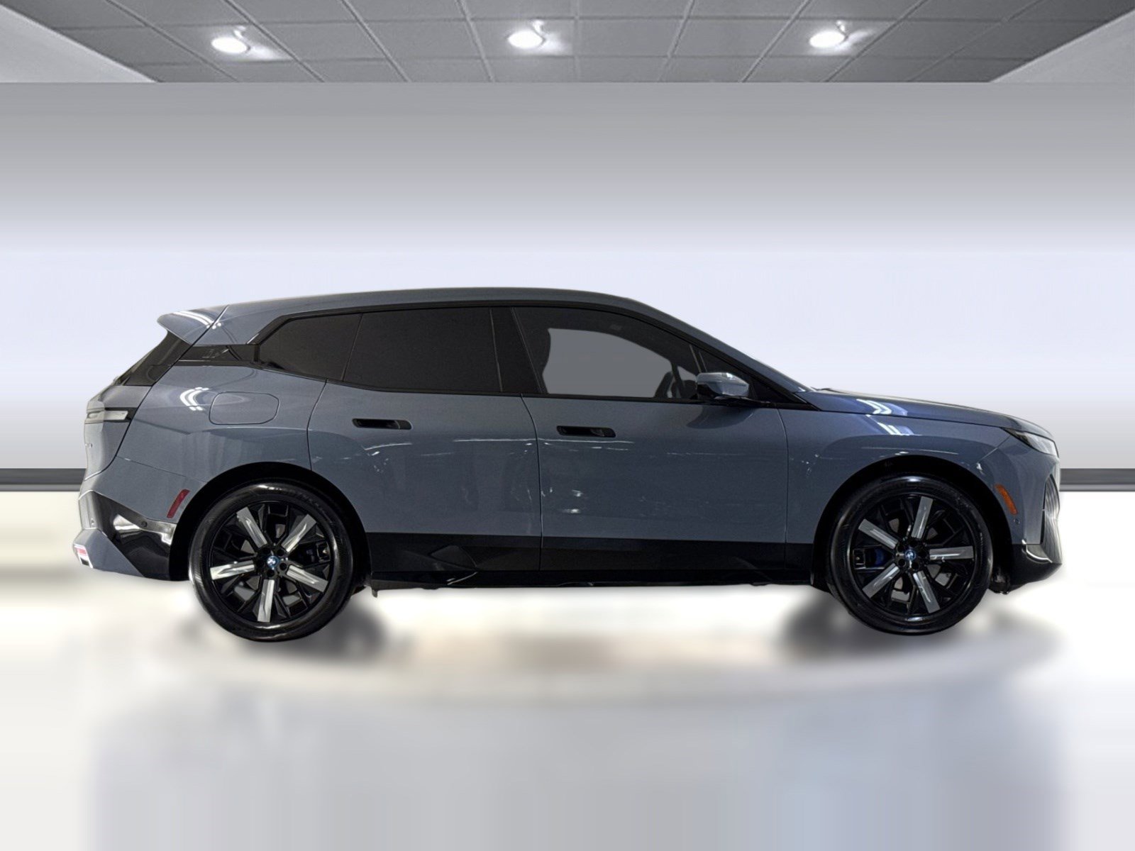 Used 2023 BMW iX xDrive50 w/ Sport Package AWD/4WD image 8