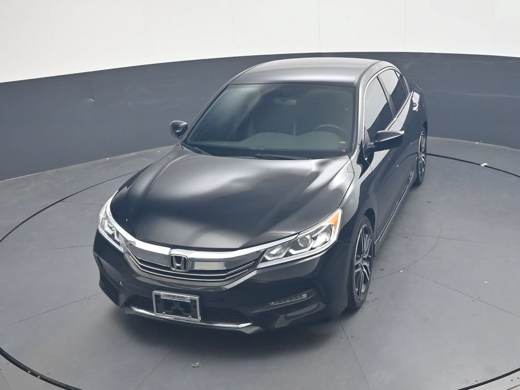 Used 2017 Honda Accord Sport image 18