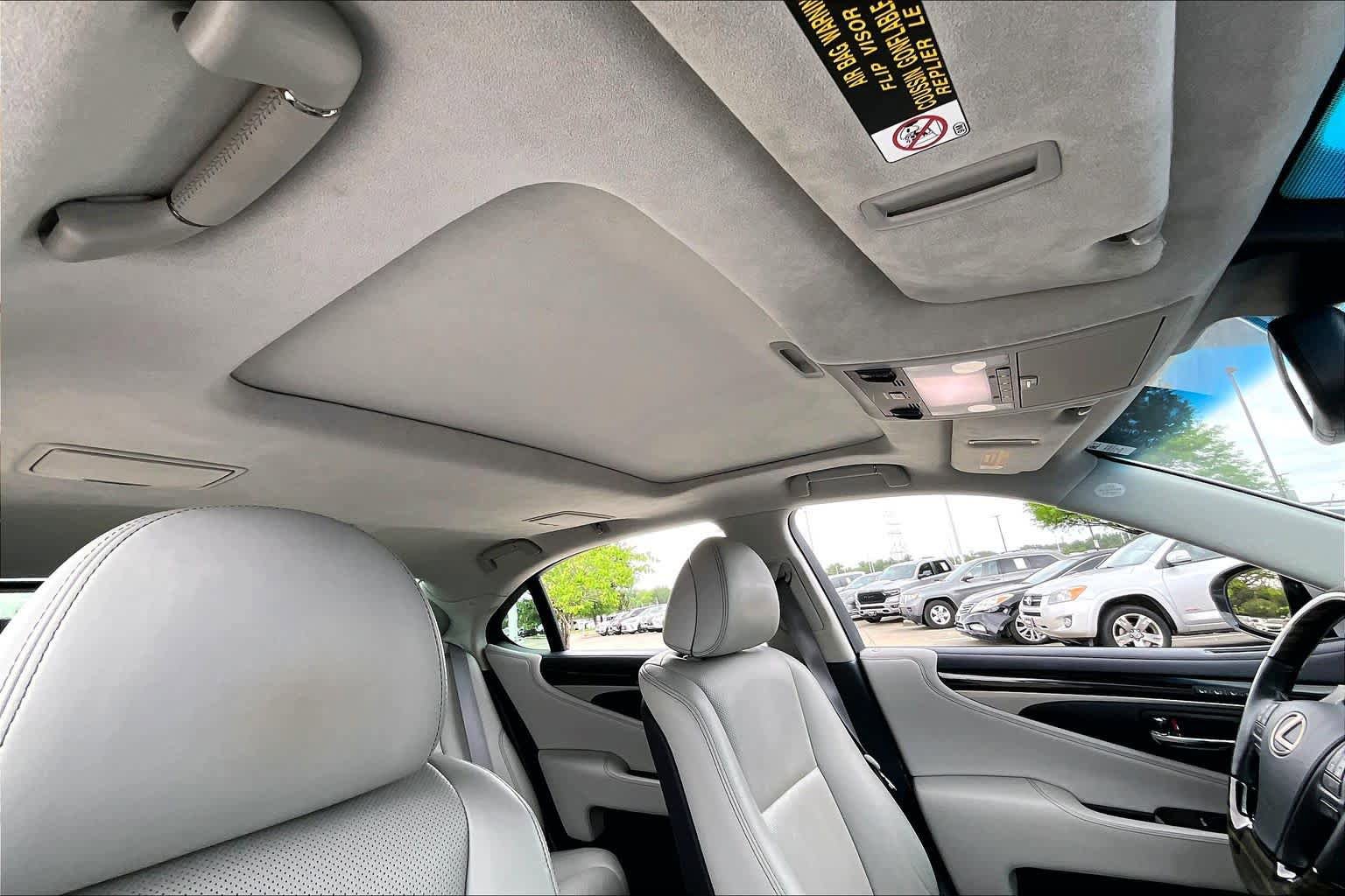 Used 2017 Lexus LS 460 L RWD image 12