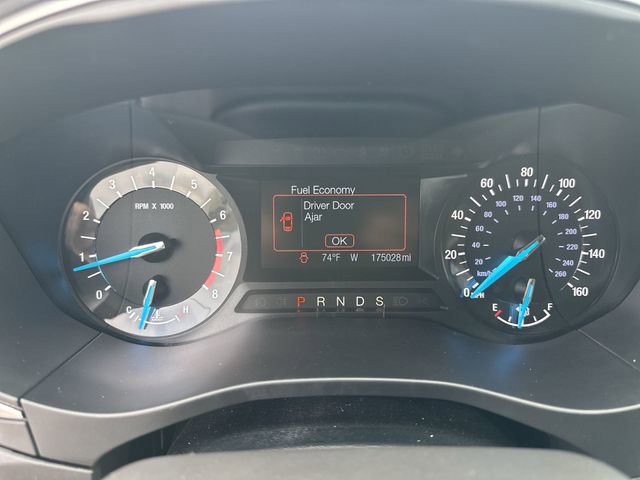 Used 2015 Ford Fusion SE FWD image 12