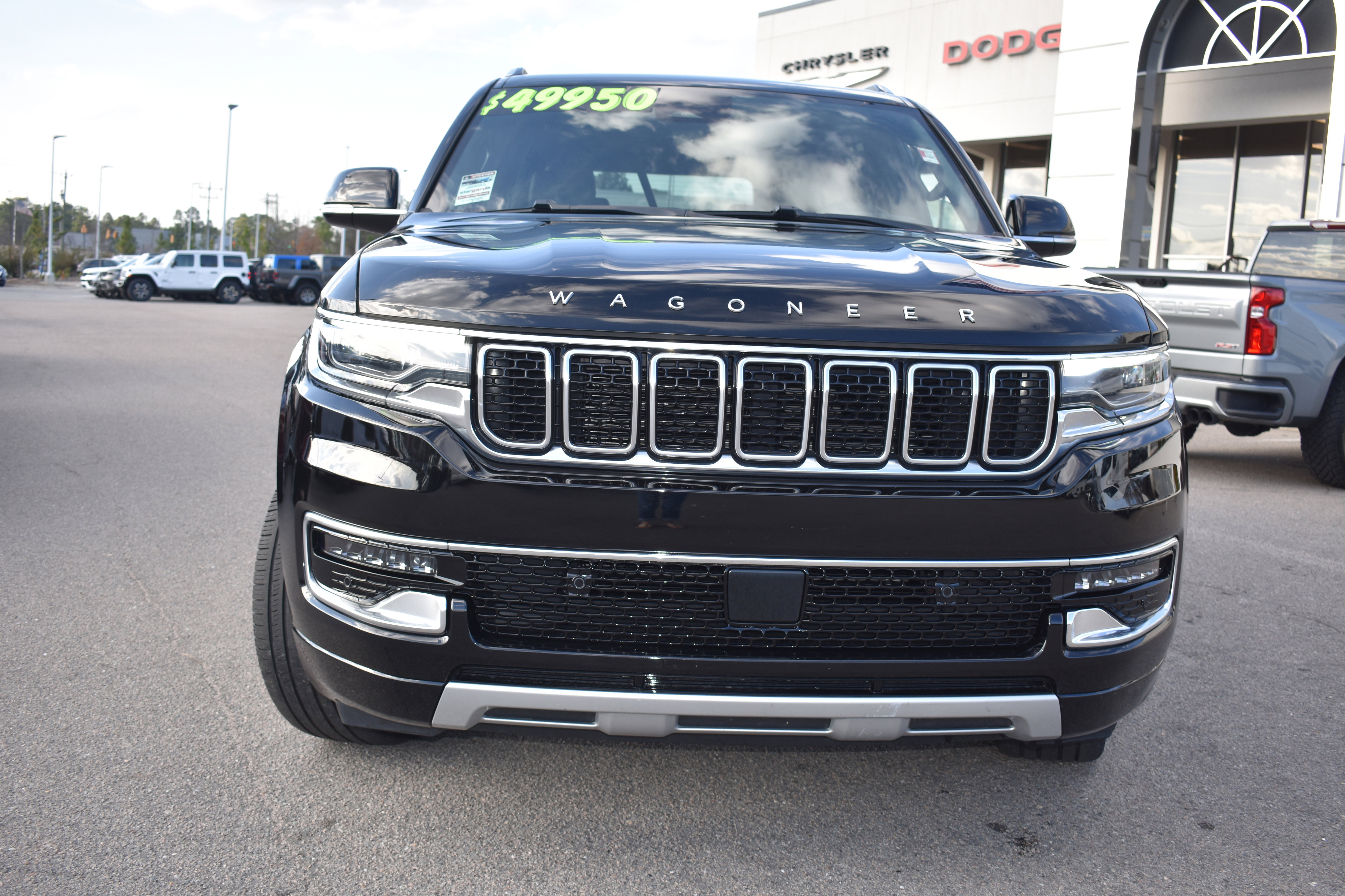 Used 2024 Jeep Wagoneer L Series II w/ Premium Group I image 4