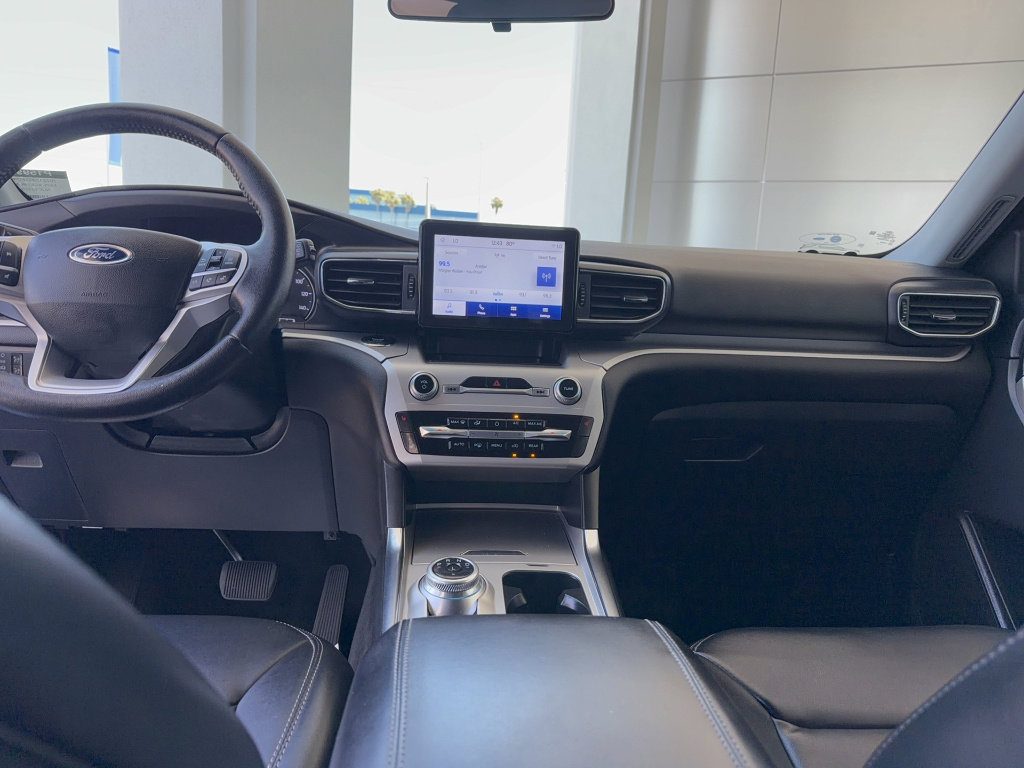 Certified 2022 Ford Explorer XLT w/ Equipment Group 202A RWD image 30