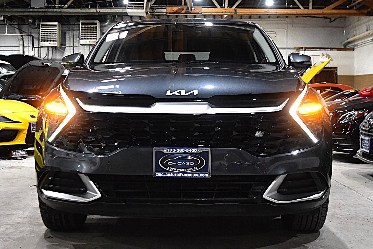 Used 2024 Kia Sportage EX image 2