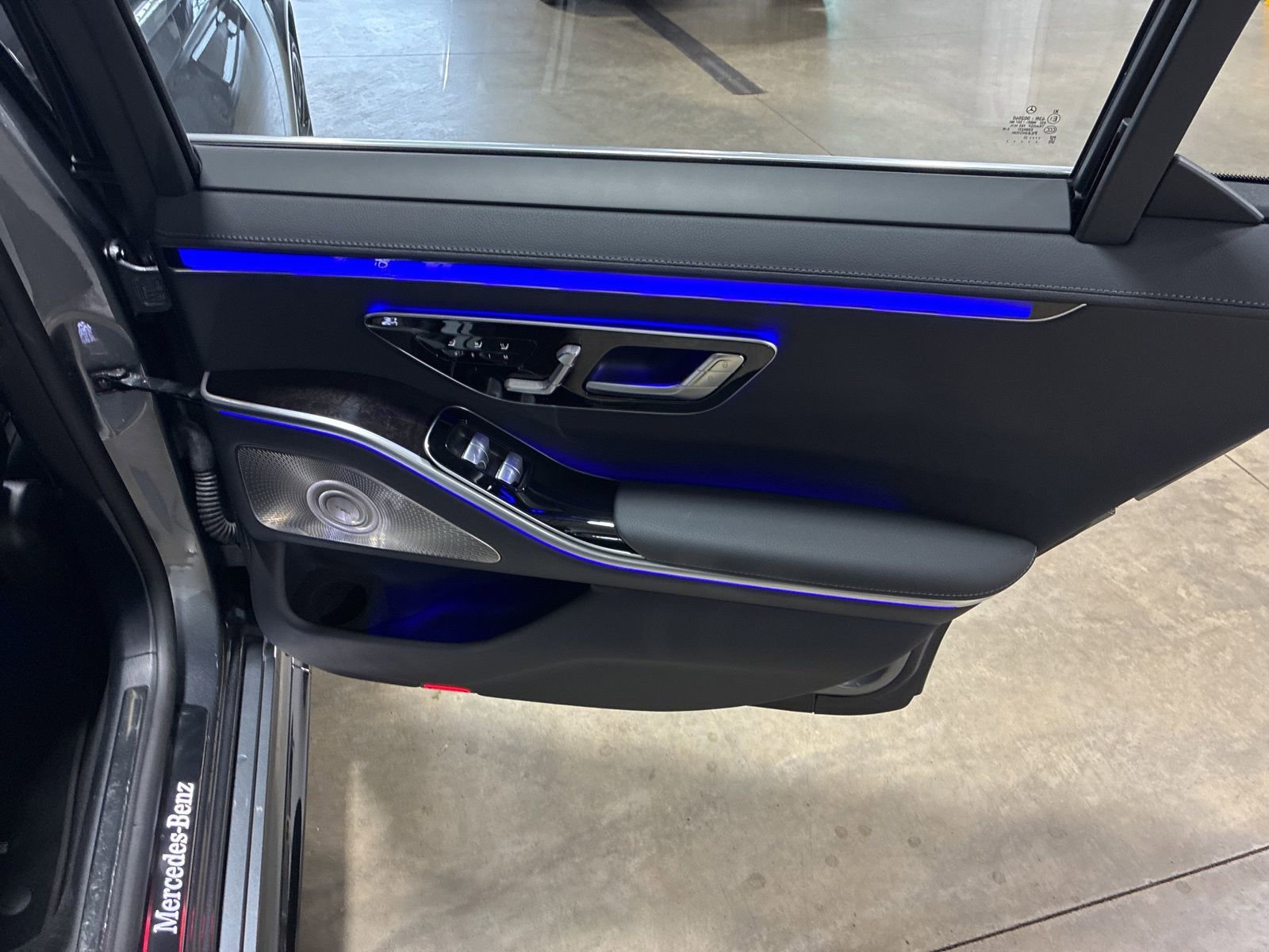 Used 2022 Mercedes-Benz S 500 4MATIC w/ AMG Line Package image 24