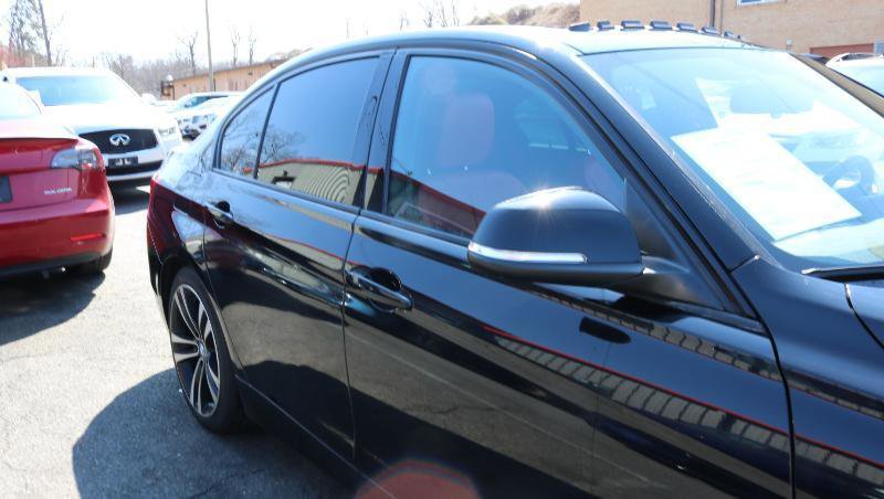 Used 2018 BMW 330i 330i Sedan w/ Premium Package image 9