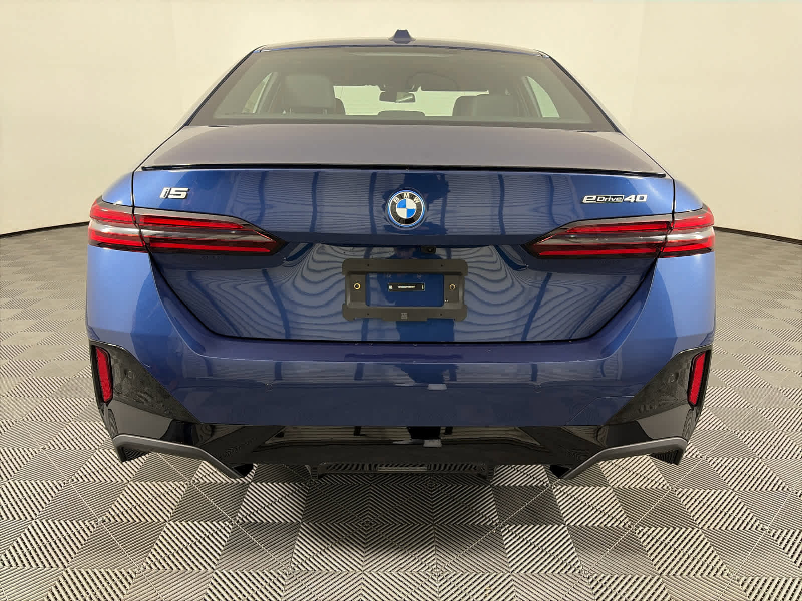 New 2026 BMW i5 eDrive40 w/ M Sport Package image 6