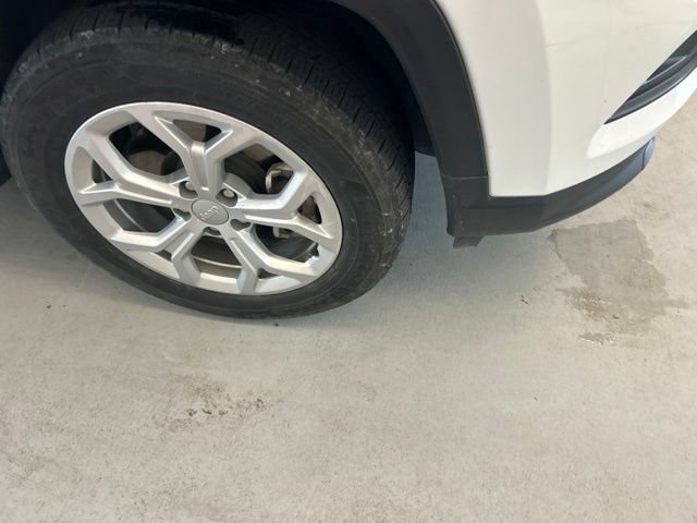 Used 2024 Jeep Compass Latitude AWD/4WD image 7