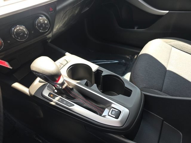 Used 2024 Chevrolet Trax RS FWD image 21