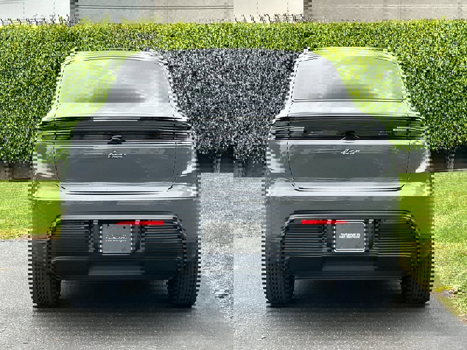 New 2026 Porsche Macan Electric RWD image 7