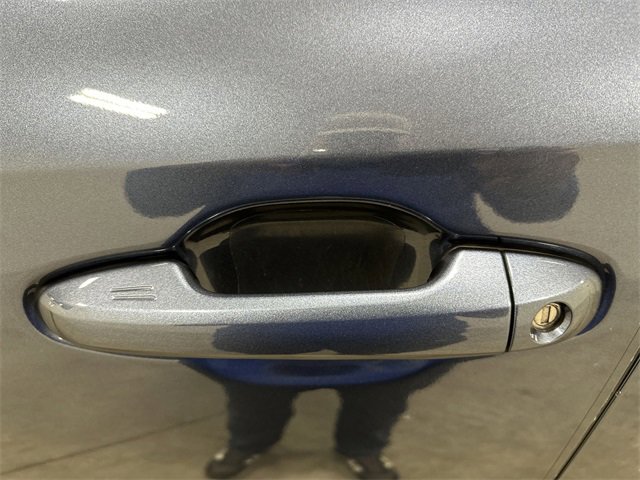 Used 2016 Toyota Highlander XLE image 13