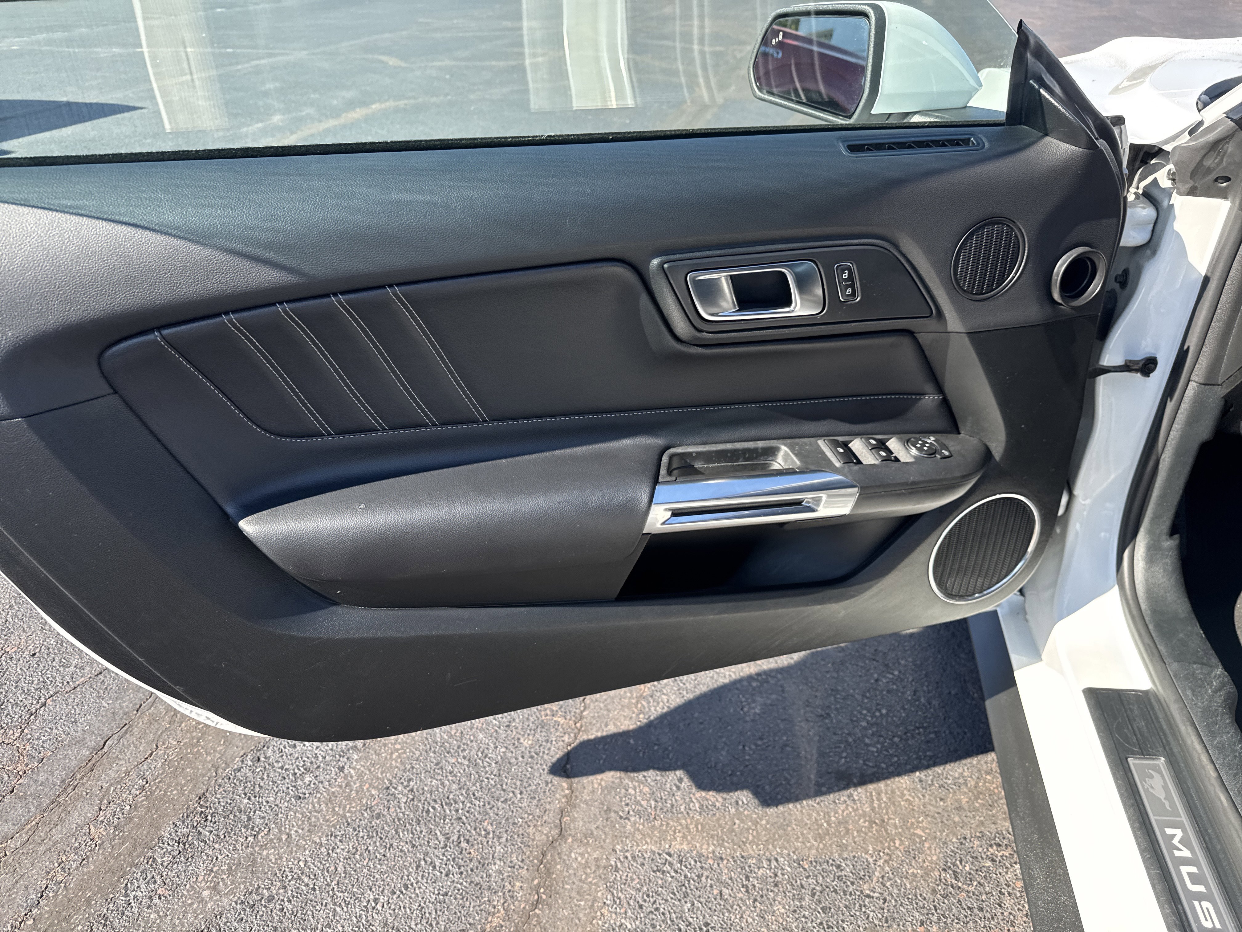 Used 2023 Ford Mustang Premium image 15