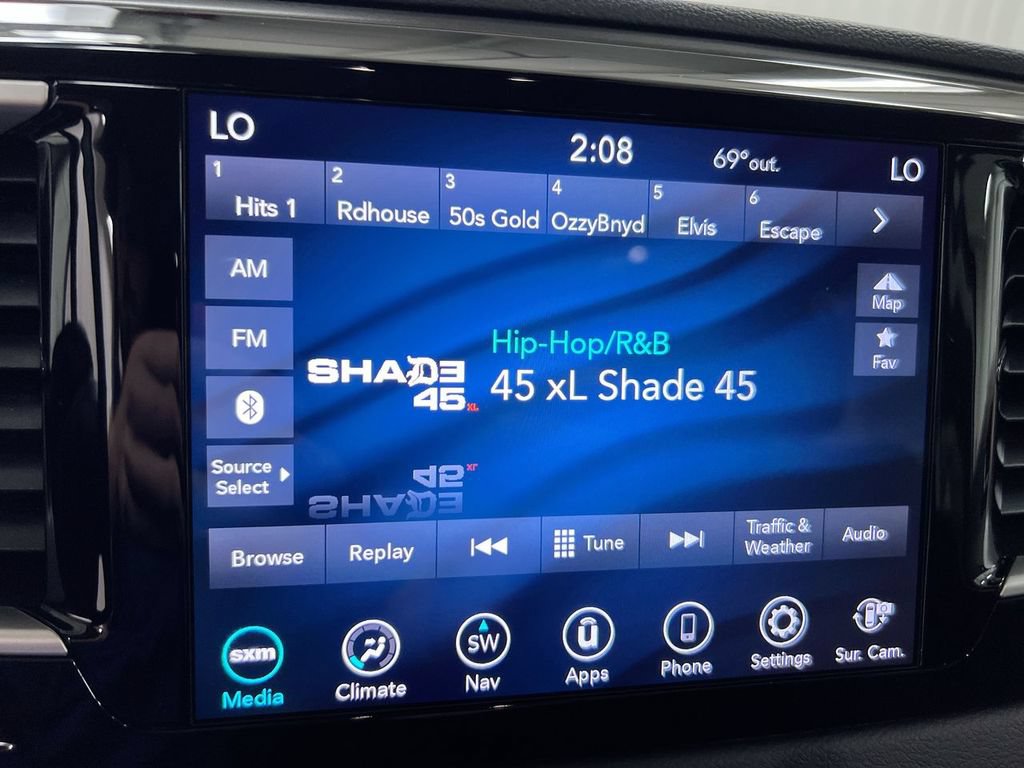 Used 2020 Chrysler Pacifica Touring w/ Advanced Safetytec Group FWD image 13