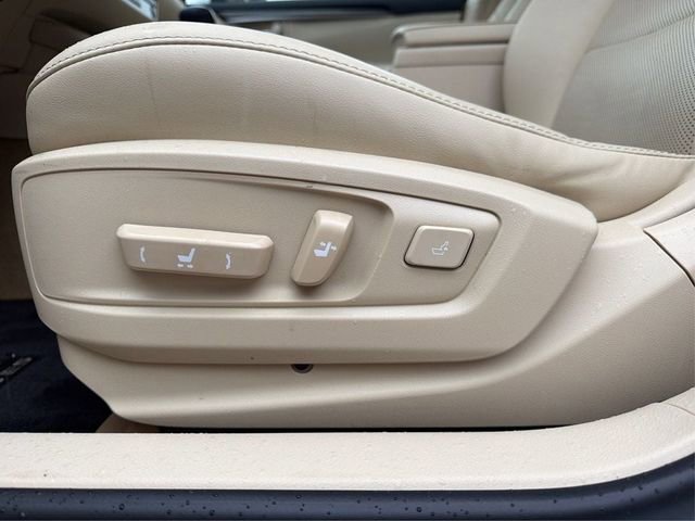 Used 2015 Lexus ES 350 w/ Premium Package image 18