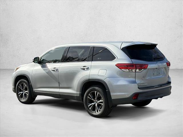 Used 2019 Toyota Highlander LE image 4