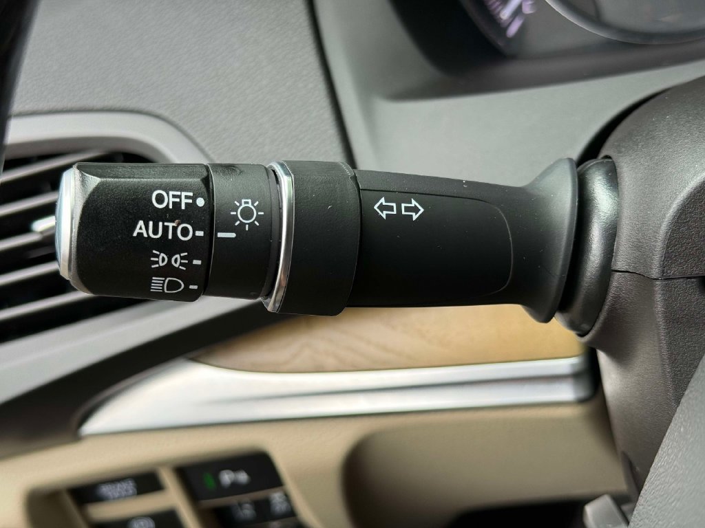 Used 2020 Acura MDX w/ Technology Package AWD/4WD image 31